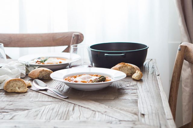 Comment imperméabiliser une table en bois contre l’humidité ?